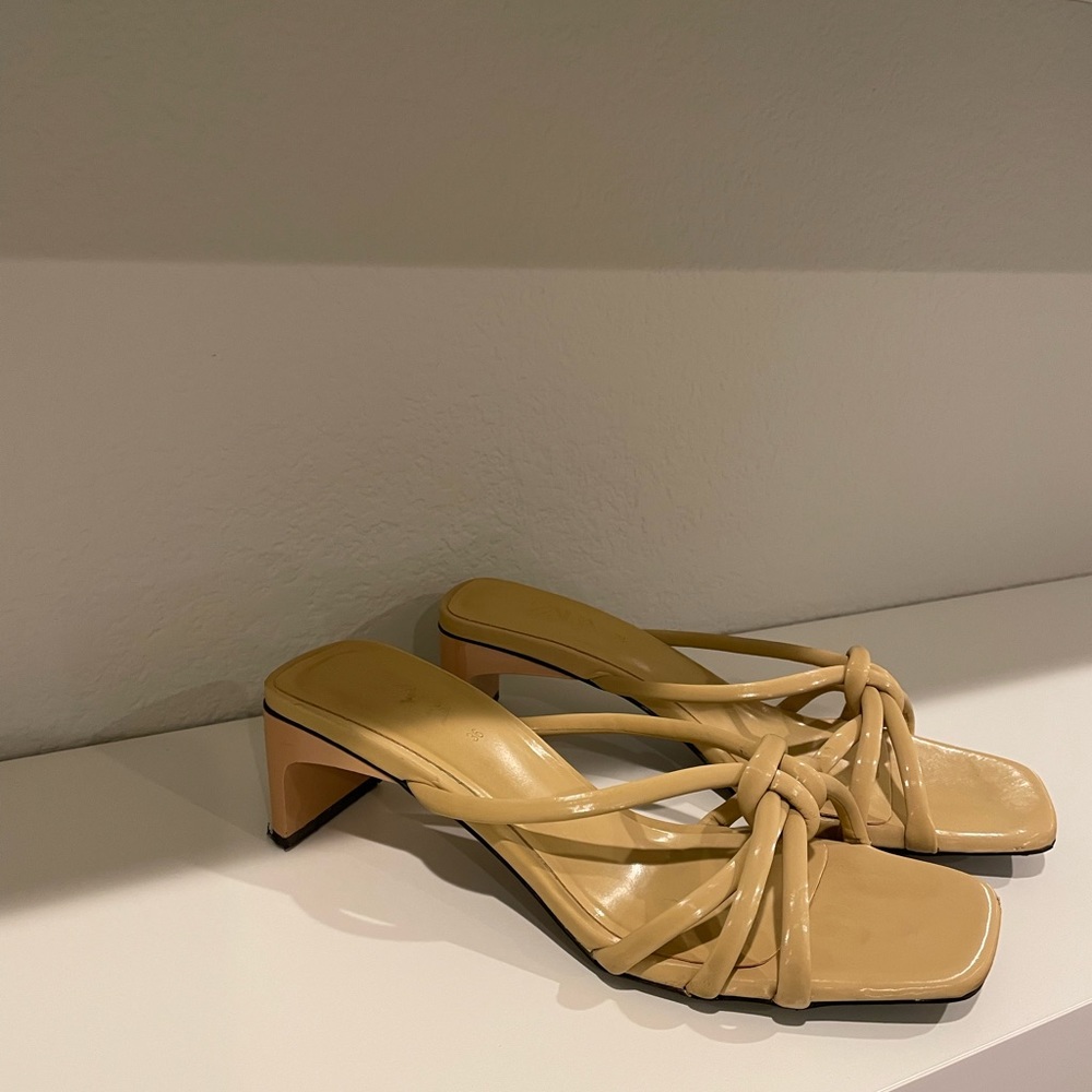 Heels - Picture 3 of 4